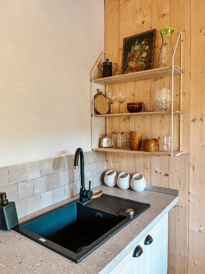 Bed and Breakfast Elysian Fields - The Island Tiny House Sadu Exterior foto